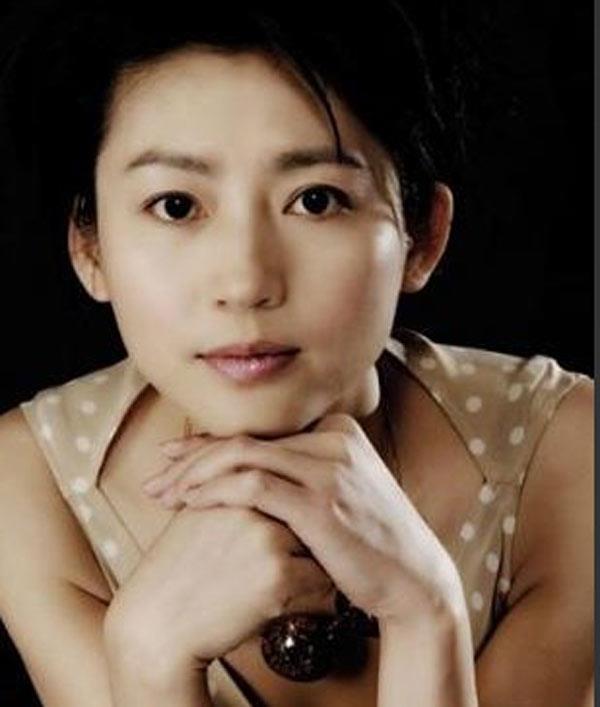 王小丫 2002年春晚主持人 王小丫 2002年春晚主持人